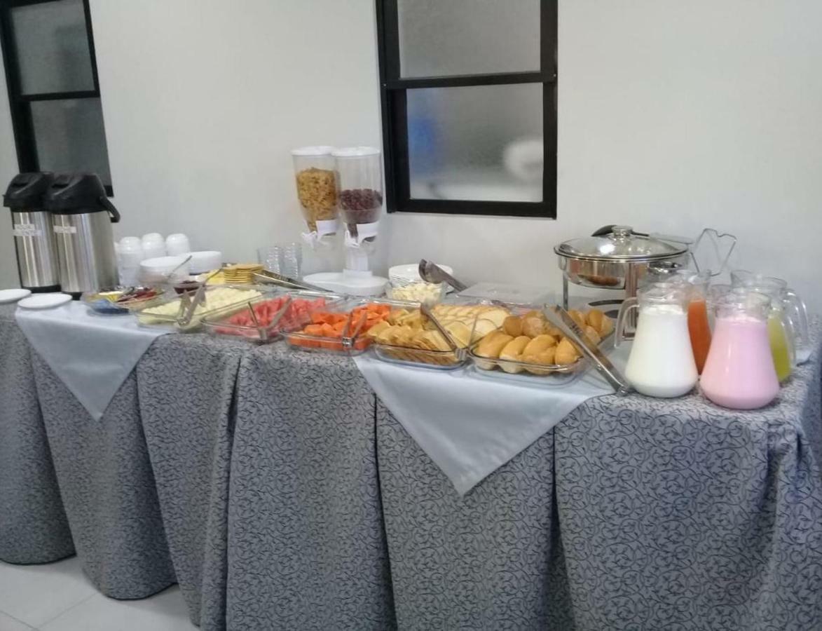 Ah Hotel Santa Cruz de La Sierra Ngoại thất bức ảnh